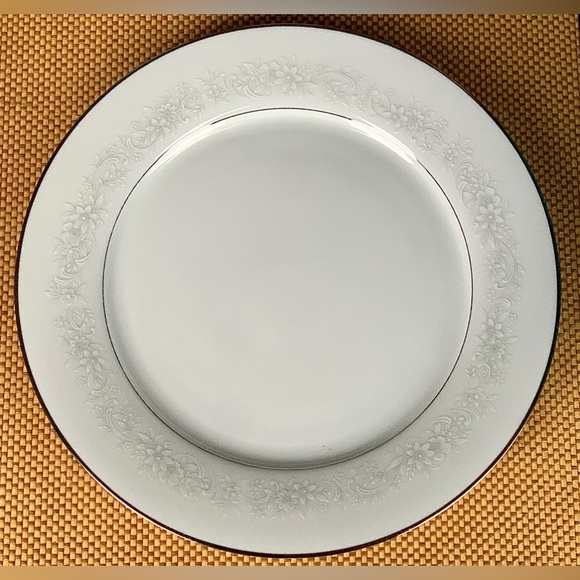 Vintage Discontinued Noritake Cumberland Dinner Plate Replacement - Picture 3 of 15